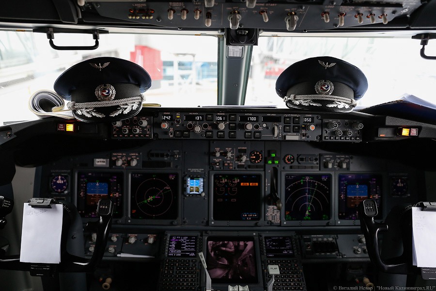 «Здравствуй, тезка»: в «Храброво» приземлился самолет «Калининград» (фото)