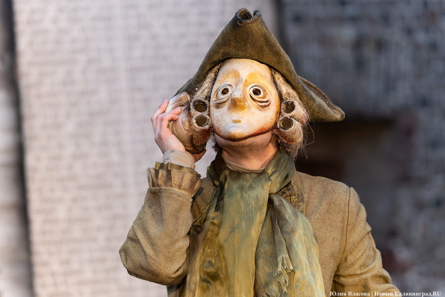 Не кантовать: в башне «Врангель» сыграли спектакль про Канта