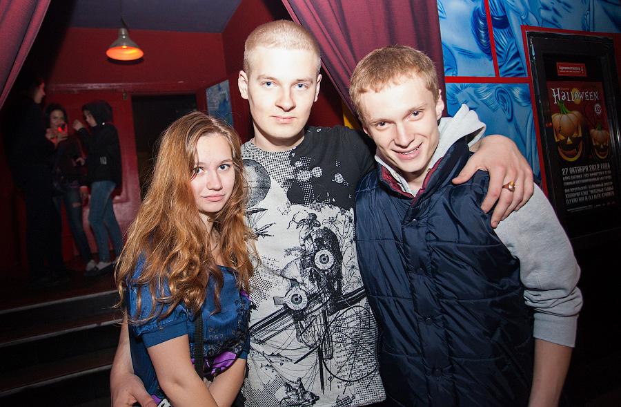 «Суровый рэп»: фоторепортаж с концерта группы Triagrutrika