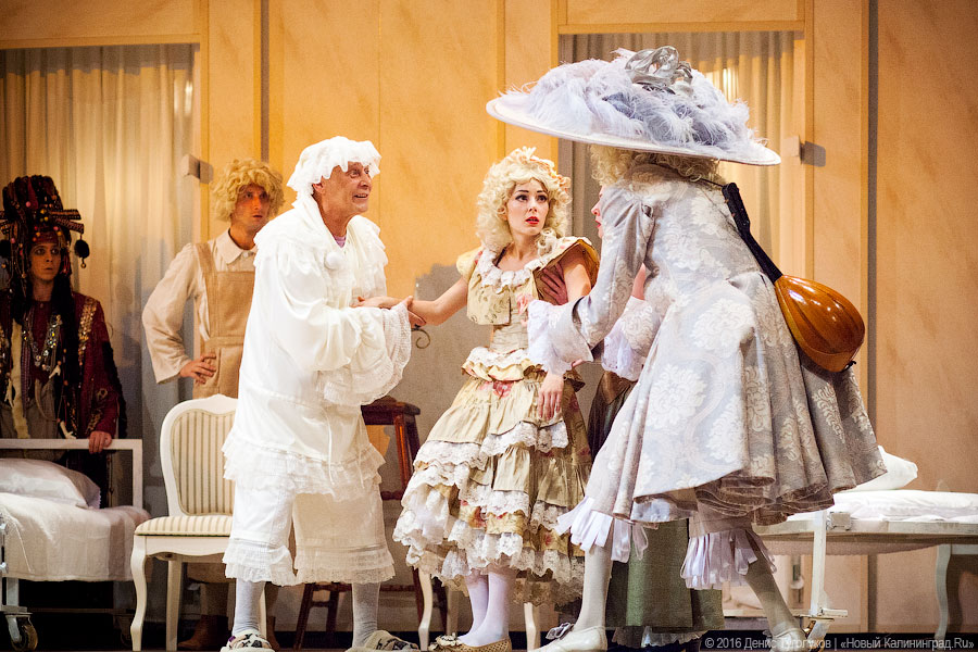 Лекарь с головы до ног: комедия «Мнимый больной» в Калининградском драмтеатре