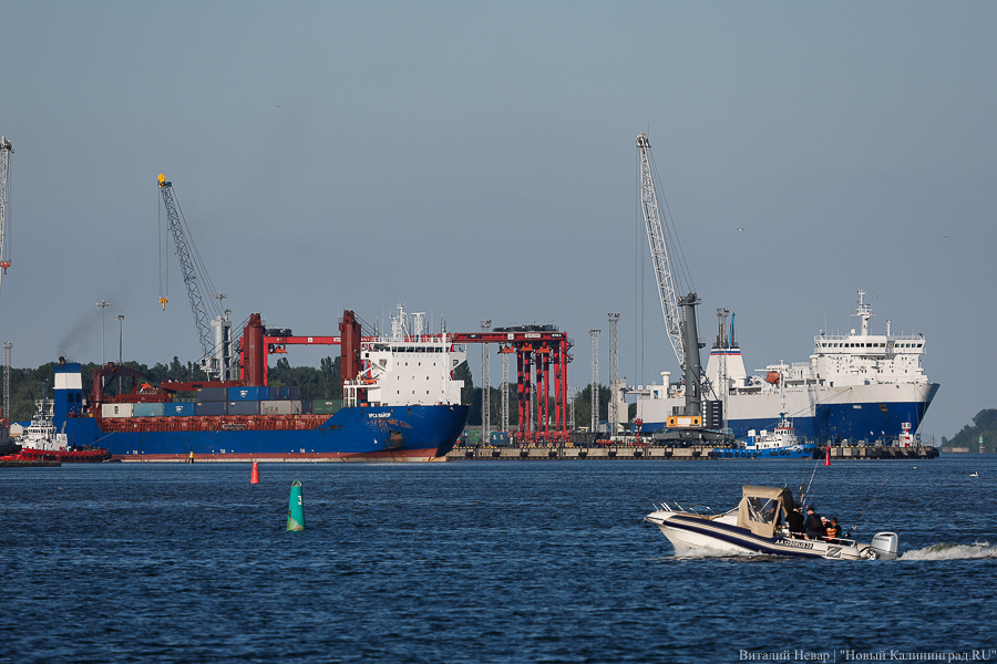 СМИ: в ближайшие дни на перевозку грузов в Калининград морем встанет шестое судно