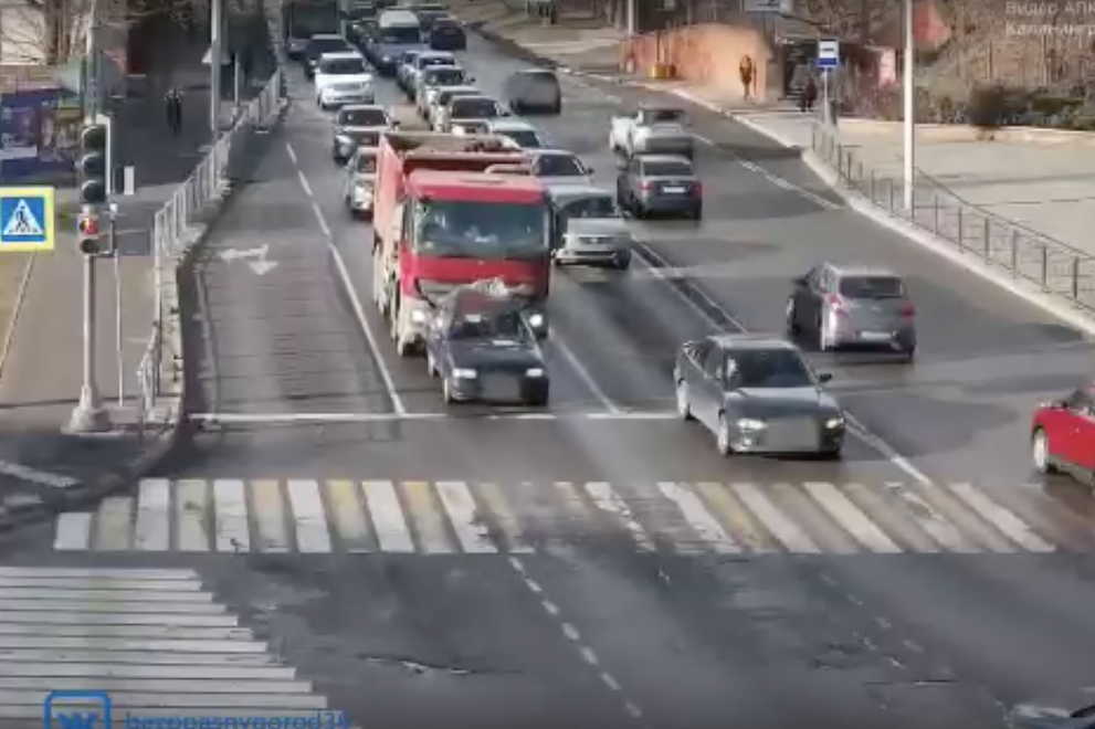 «Безопасный город» вновь опубликовал видеоподборку ДТП в Калининграде (видео)