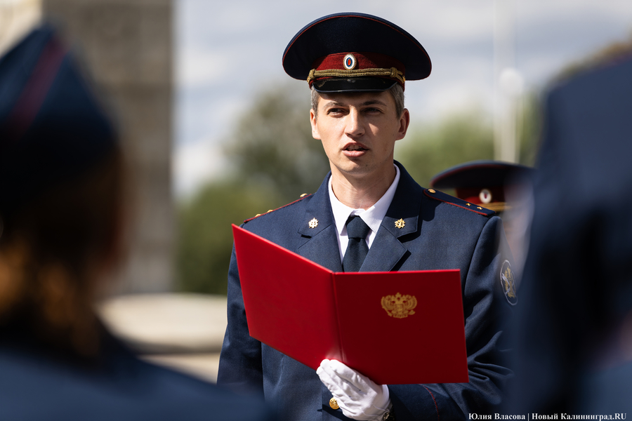 «Задача по охране мирных граждан»: как офицеры УФСИН принимали присягу (фото)