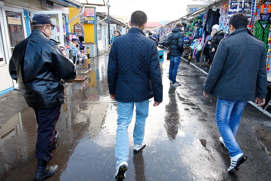 По-русски не понимаю: на Центральном рынке прошел рейд по поимке нелегалов