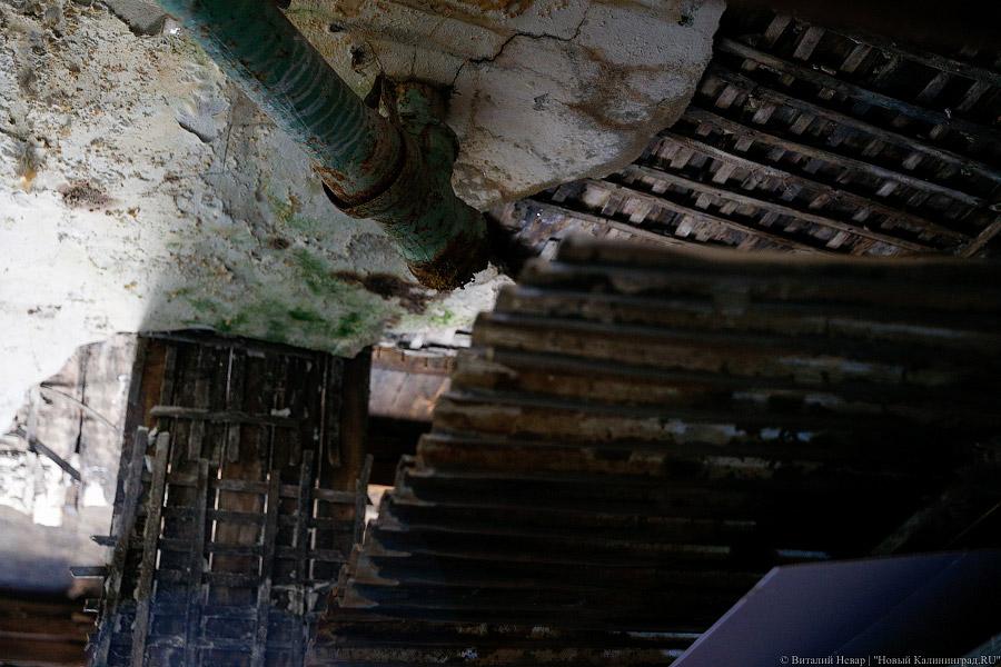 «Придет ОМОН»: жители аварийного дома в Балтийске рискуют оказаться на улице