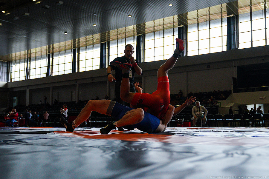 Крючки, узлы, обвивы: в Калининграде проходит чемпионат России по борьбе спорта глухих