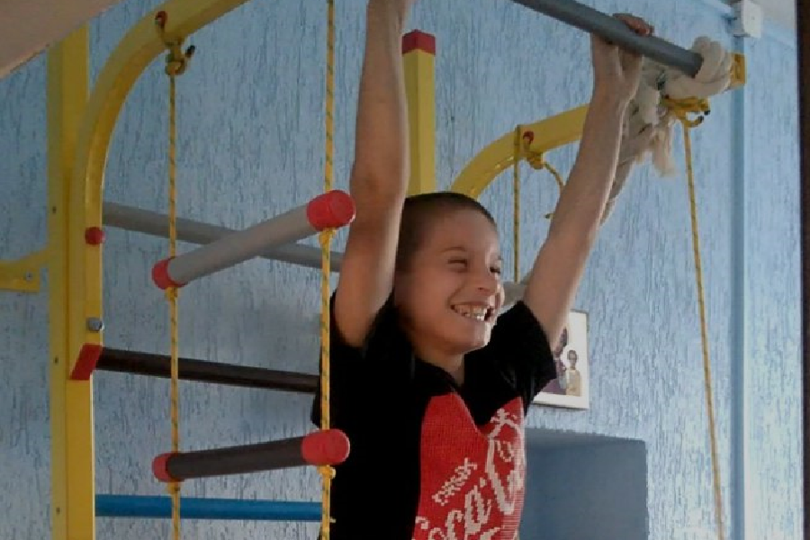 Тот самый Женя: где и как живет «избитый» сирота из Кемерово