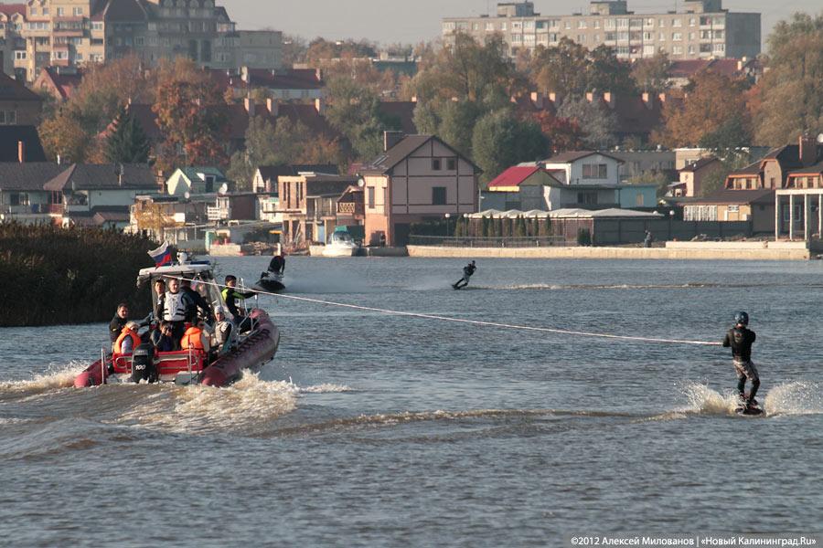 «Конец в воду»: фоторепортаж с закрытия аквабайк-сезона на Преголе
