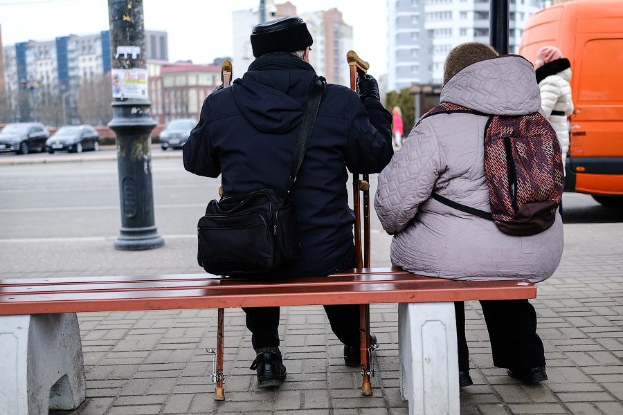 Областные власти на треть увеличивают бюджет на социальные перевозки инвалидов и пожилых