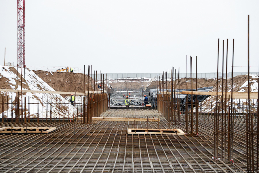 Без гостей из солнечных республик: что происходит на стройке онкоцентра (фото)