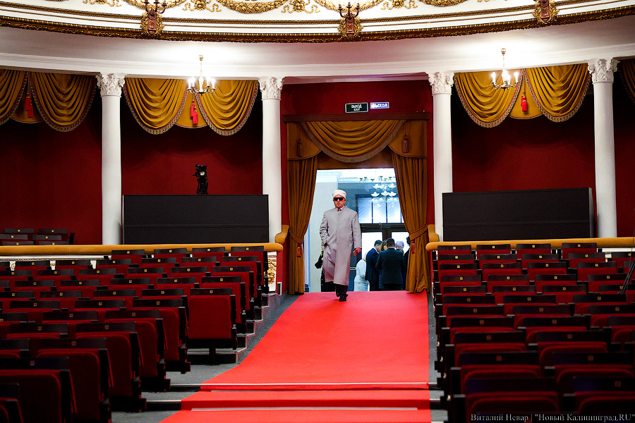 Оркестр, хор и караул: Антон Алиханов снова стал губернатором (фото)
