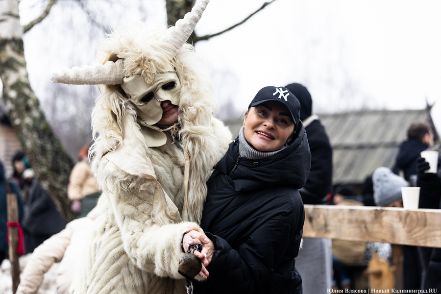 Блины, пляски и огонь: как отпраздновали Масленицу в поселении викингов «Кауп»