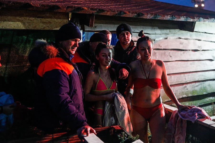 Крещенские купания в стабильный «плюс»: фоторепортаж «Нового Калининграда» (фото)