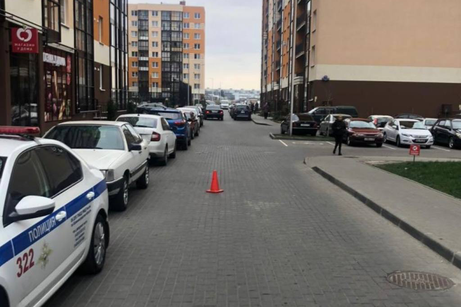 В Калининграде на улице Тихорецкой под колеса авто попал семилетний ребенок