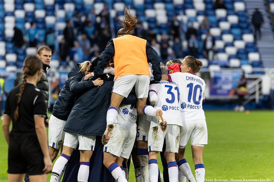 «Дерби двух столиц»: как футболистки ЦСКА обыграли «Зенит» на «Ростех Арене» (фото)