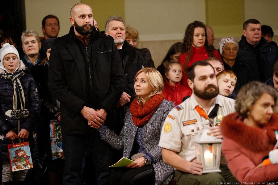 Сочельник, свечи, тишина: как встречали католическое Рождество в Калининграде