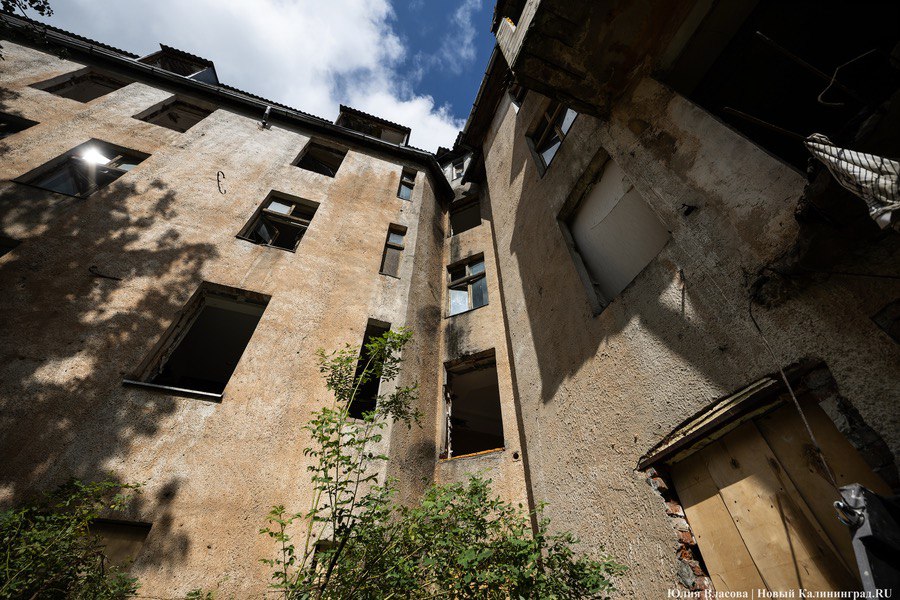 Расселен и заколочен: исторический дом в центре Калининграда готовят к сносу (фото)