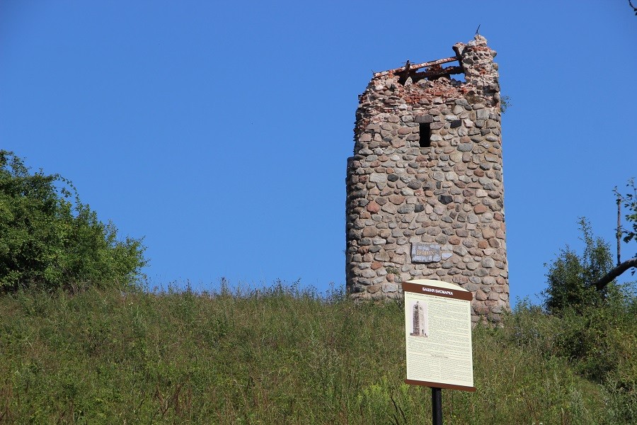 В Черняховске обрушилась башня Бисмарка (фото)