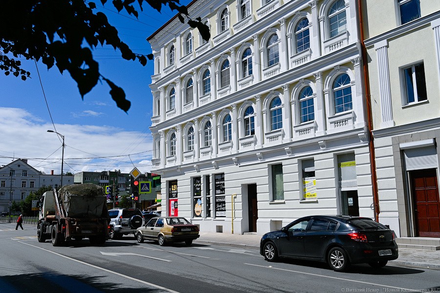 В Калининграде завершают ремонт памятника, у которого в 2018-м обрушился фасад (фото)