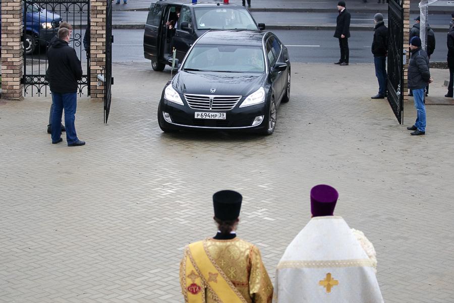 Александр вместо Татьяны: Патриарх Кирилл совершил малое освящение храма на ул. Невского