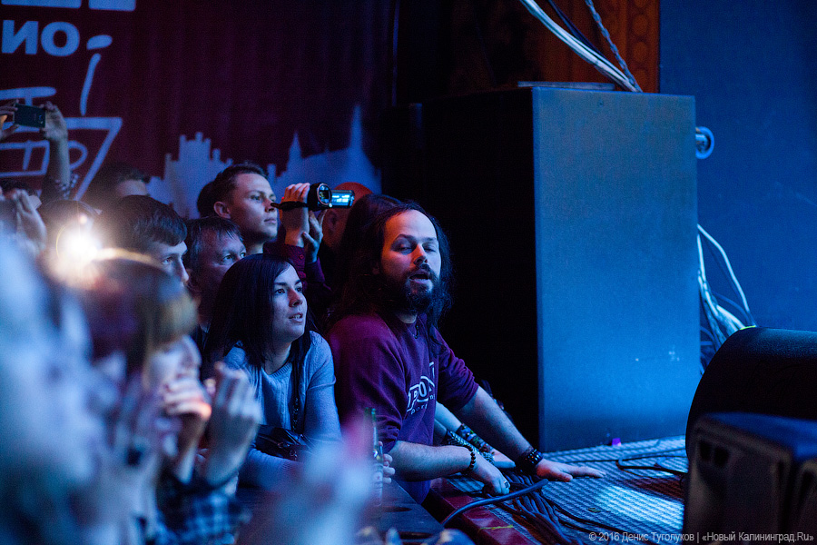 Горе, если не впал в безмолвие:  Вячеслав Бутусов и «Ю-Питер» на «Вагонке»