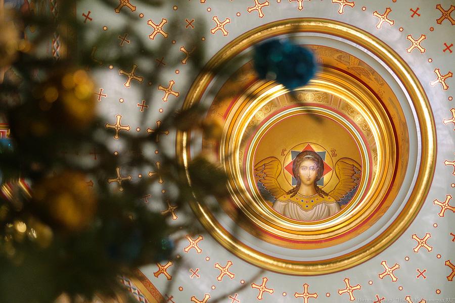 С огнем мира: как в Калининграде прошла рождественская служба