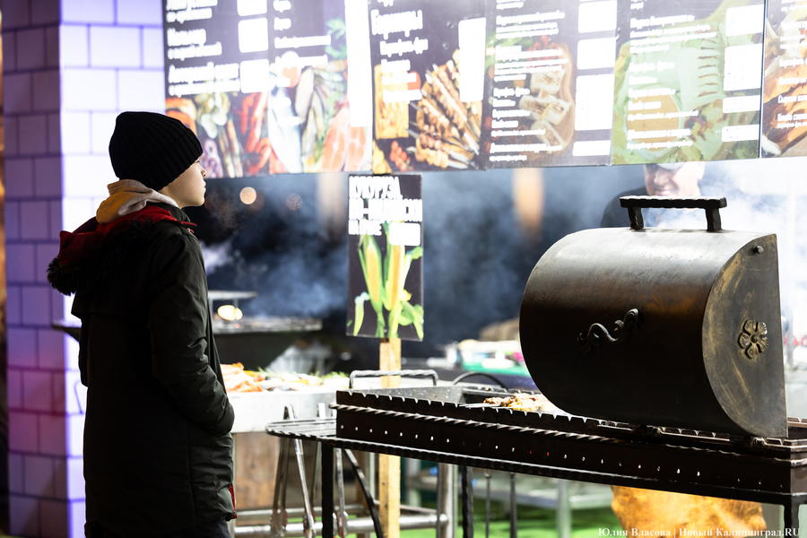 Новогодний вайб на острове Канта: как проходит праздничная ярмарка в Калининграде (фото)