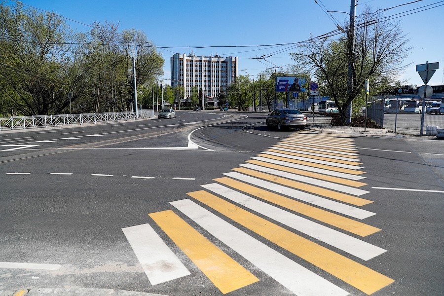 Конец мучений и брусчатки: Киевскую полностью открыли после ремонта (фото)