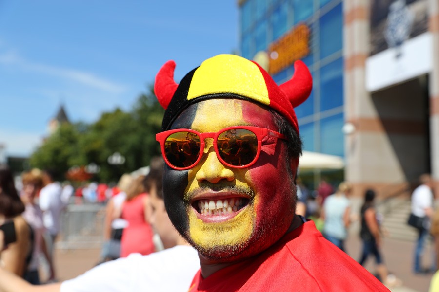 Captain Vodka: болельщики сборных Англии и Бельгии на улицах Калининграда (фото)