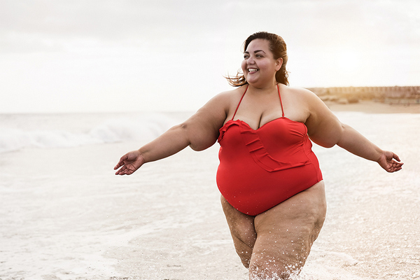 К пляжу почти готова: ТОП-процедуры для быстрого похудения без диет
