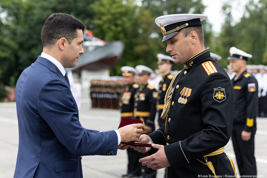 День ВМФ в Балтийске: как прошел парад кораблей Балтфлота (фото)