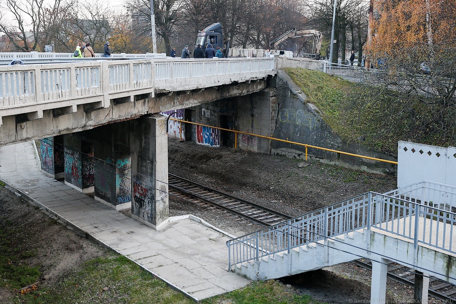 Отбойник на табуретке: мост на улице Киевской открыли для транспорта