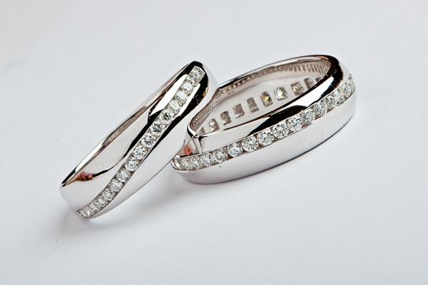 Салоны «Амберхолл» и «Янтарная легенда»: специальные скидки для молодоженов