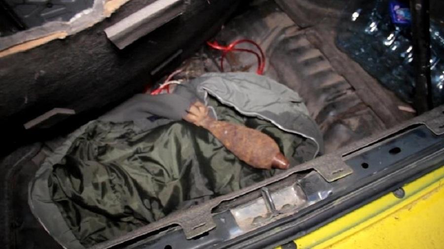 В Калининграде полиция задержала автомобиль с миной в багажнике (фото)