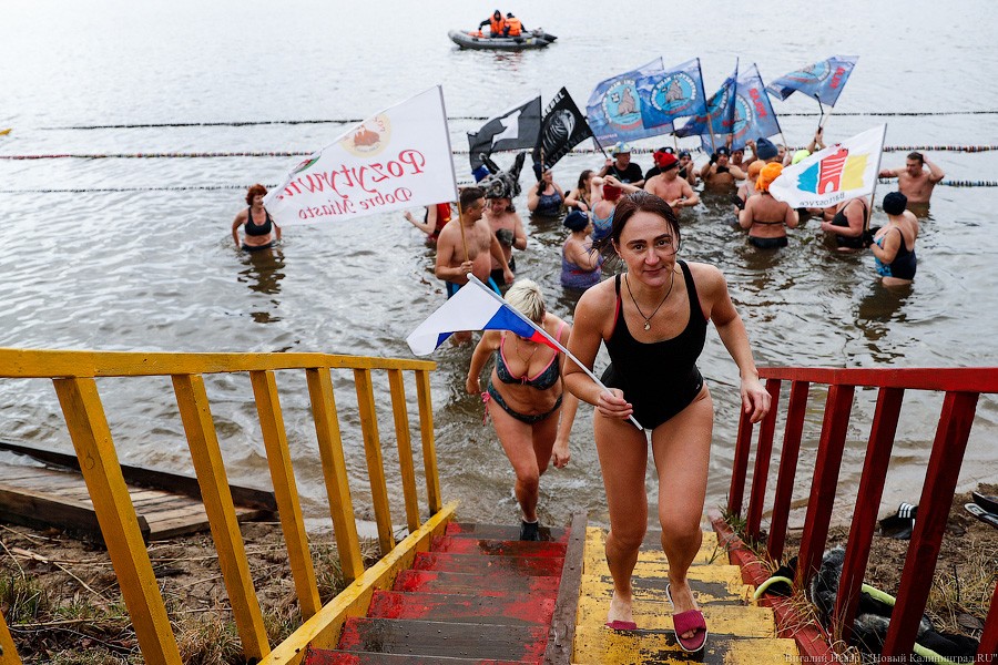 Холодный мир: на Шенфлизе прошли купания польских и калининградских моржей (фото)