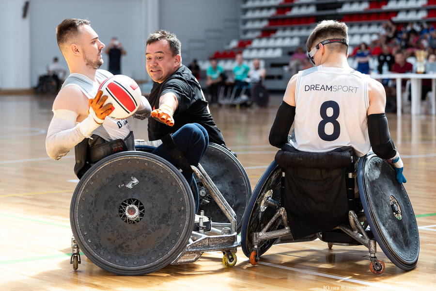 «Серебро» дороже «золота»: в Калининграде впервые боролись за Кубок по регби на колясках (фото)