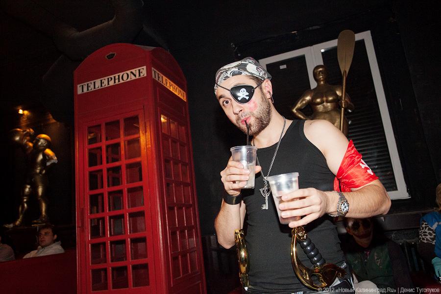 «Живее всех святых»: фоторепортаж с Хэллоуина на «Вагонке»