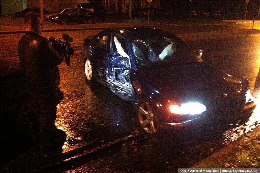 На Гагарина пьяный водитель протаранил BMW и сбил стоявшую рядом девушку (фото)