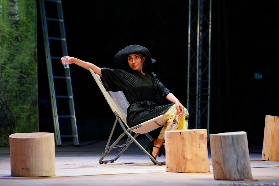 Сентябрьская «Гроза»: калининградский Драмтеатр сыграл спектакль на Верхнем озере