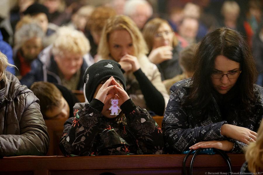 Сочельник, свечи, тишина: как встречали католическое Рождество в Калининграде