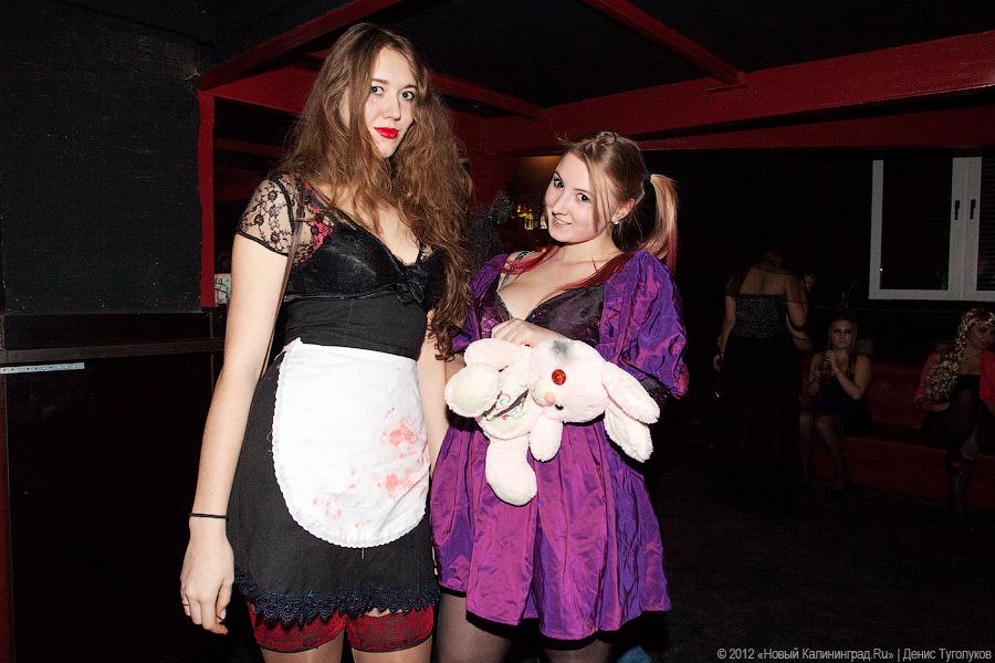 «Живее всех святых»: фоторепортаж с Хэллоуина на «Вагонке»