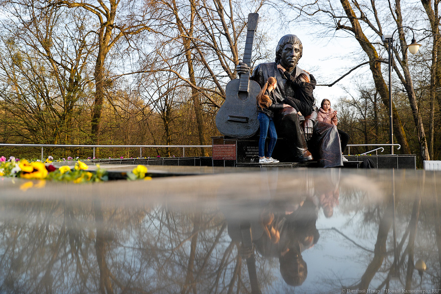 Кандидат от ЕР пытается снять конкурента с выборов из-за стихов Высоцкого