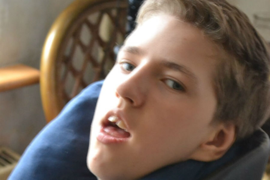 В Калининграде собирают деньги на лекарства для 16-летнего парня с тяжелым заболеванием