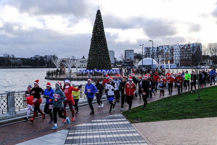 31 декабря: праздничный забег «Дедов Морозов»