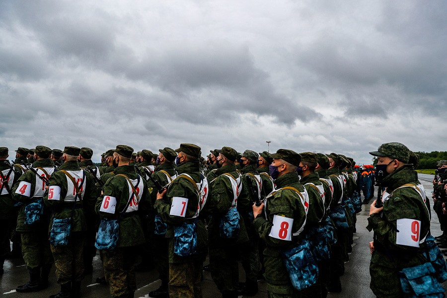 Коронавирусная репетиция: как пешие расчеты готовились к параду в Чкаловске