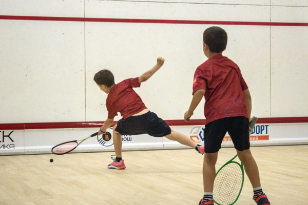 Сквош-клуб «КенигСквош» открыл набор детей в детскую секцию