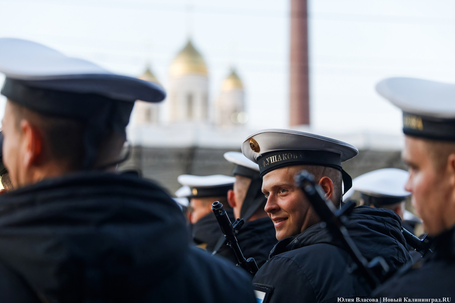 Другой формат по всей стране: в Калининграде прошла ночная репетиция парада Победы (фото)