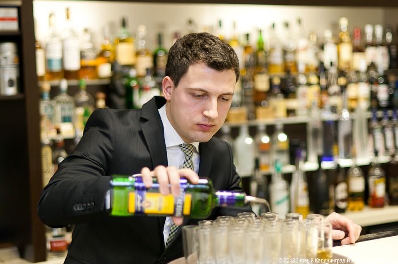 Сухая теория и жидкая практика: мастер-класс бренд-амбассадора ликёра Becherovka