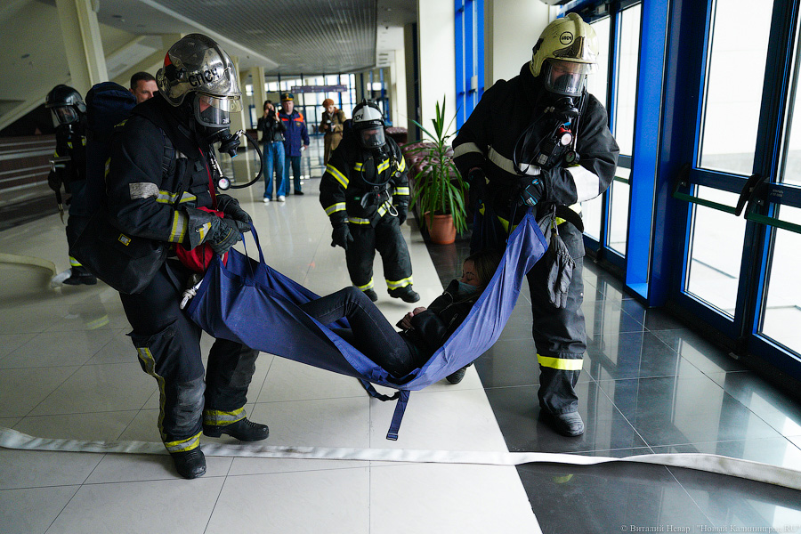 «Сложная архитектура»: как пожарные тренируются перед ЧМ-2022 по волейболу (фото)