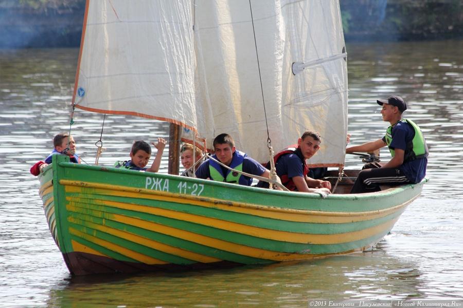 Весло и парус: юные капитаны вернулись из похода на ялах по акватории области 